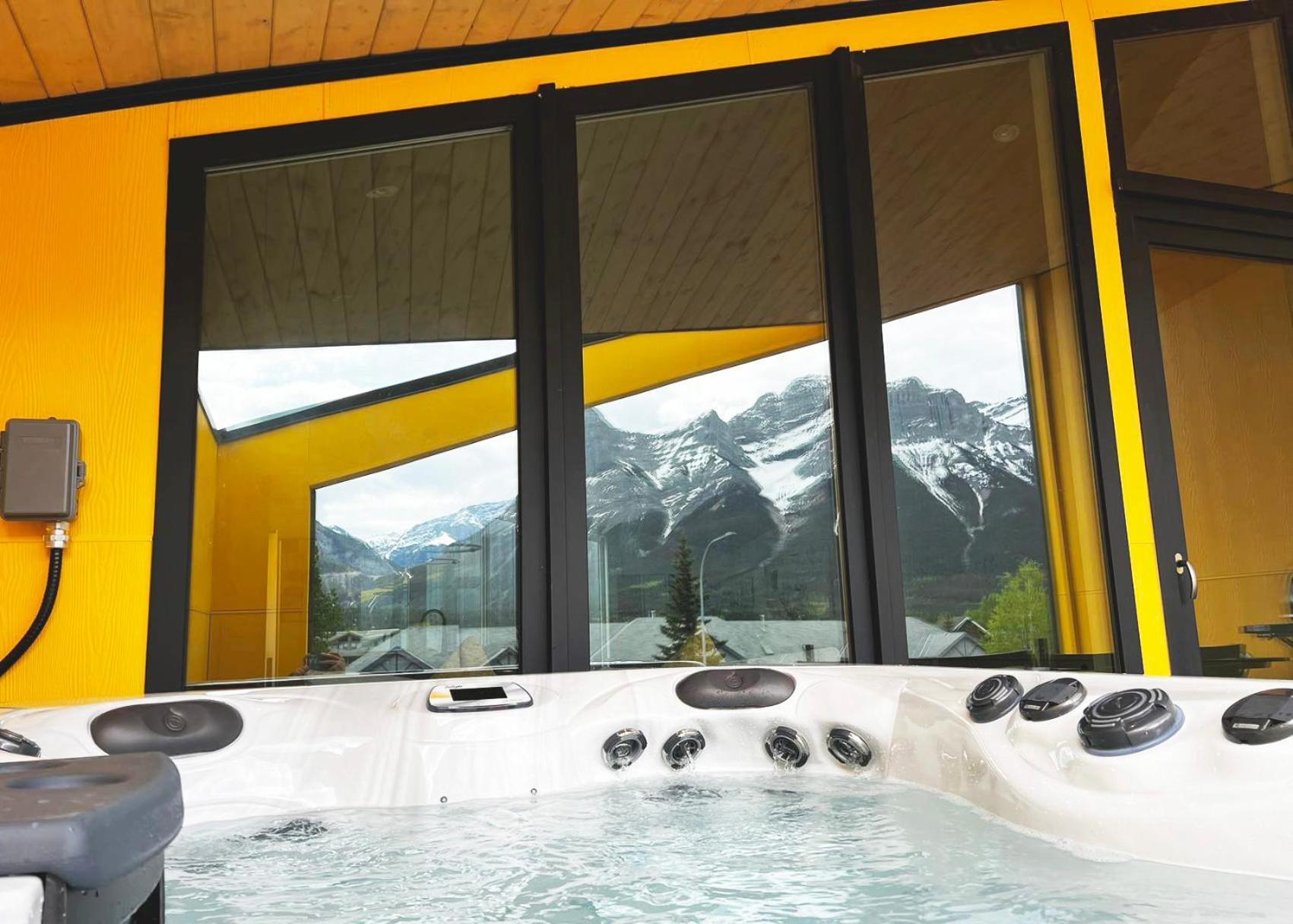 Raven'S Peak 105 - Ultra Luxe Mountain Retreat Villa Canmore Eksteriør billede